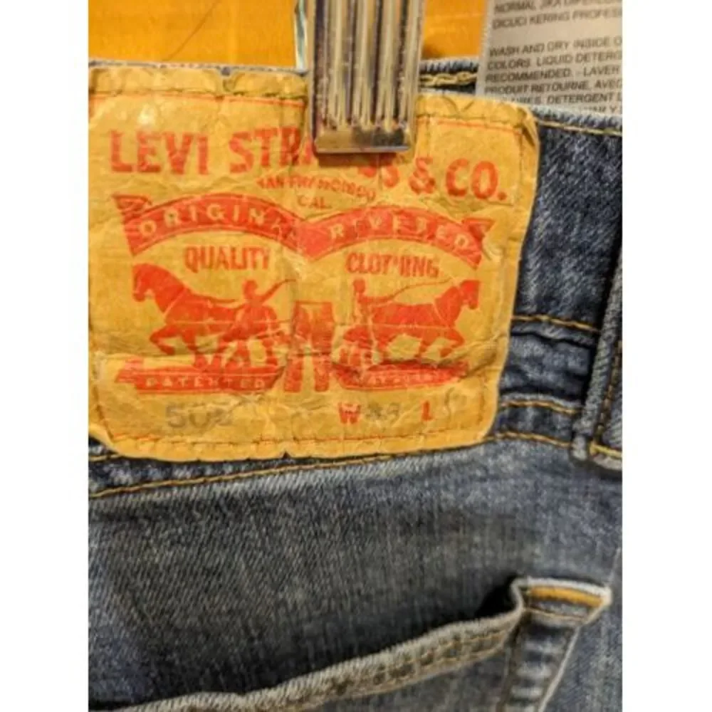 Levi's 505    Jeans 35X31 (actual Blue  Button Fly‎ Denim Jeans )